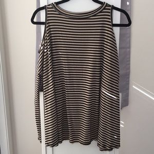 Cold shoulder top